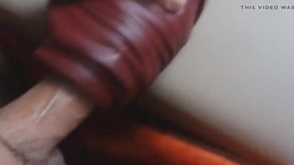 Naxy: Sborro nella fleshlight di pelle