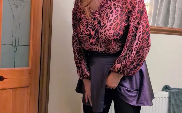 Sarahsatinslut: Short Skirt, Tights &amp; Thigh Boots