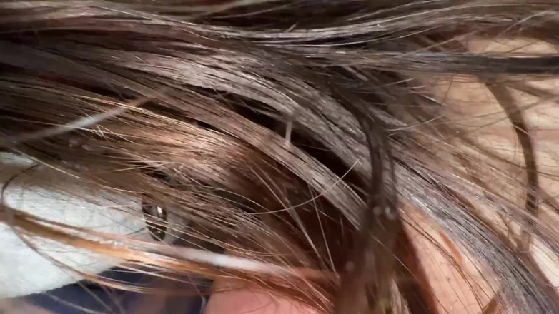 Gordo fuck: 狠狠地操我的继妹，她正在休息，我抬起她