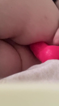 Ponk dubur – dildo gergasi melancap skank antara kaum