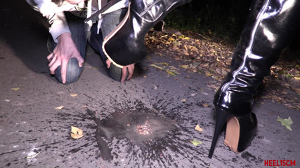 Heel 15 cm: Tertawa