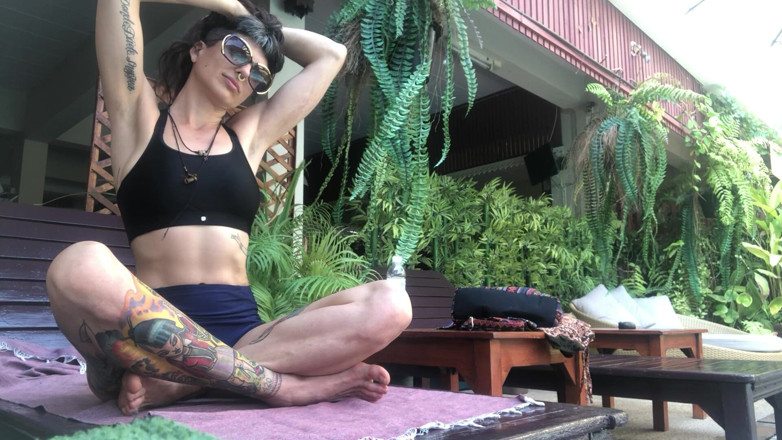 Goddess Maya: Smoking Fetish &amp; Feet Outdors
