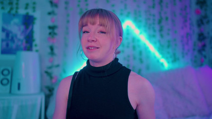 Jolie Lyon: 継母があなた以外の誰かとデートに行く