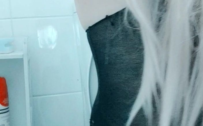 Tinychubman: Alicia-sissy-smallz kleine natte clitty pik mietje in Chasity en plassen