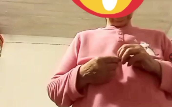 Dog4242: Oma warmt op met een jonge penis