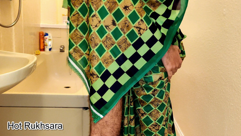 hot_rukhsara: Makcik jiran desi India dikongkek kekasih di bilik hotel dengan...