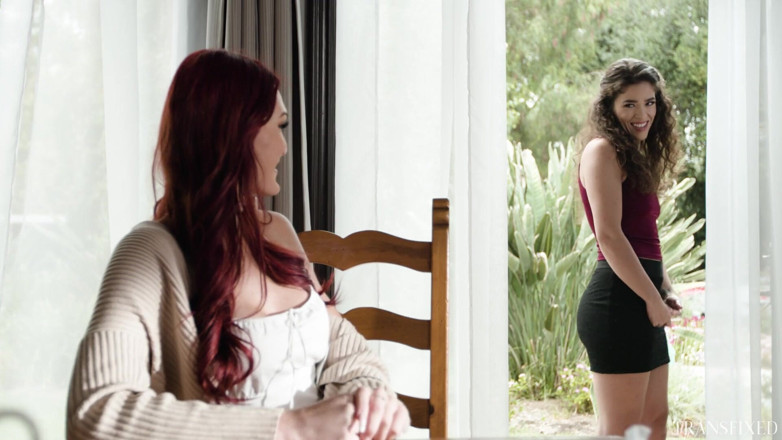 Transfixed ADULTTIME: Transfixed - Tori Easton cho người bạn Victoria Voxxx chảy tràn...