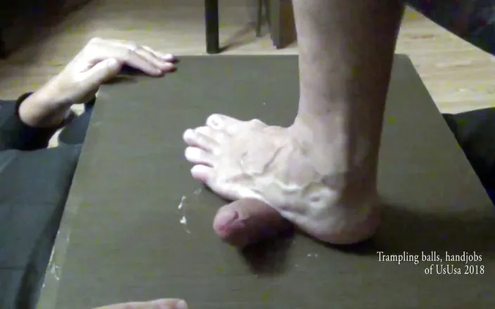 UsUsa: Trampling balls 02