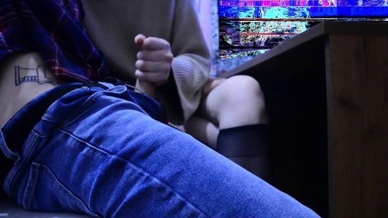 20th century of porn: 수업 중 책상 아래에서 내 자지를 자위하는 동급생