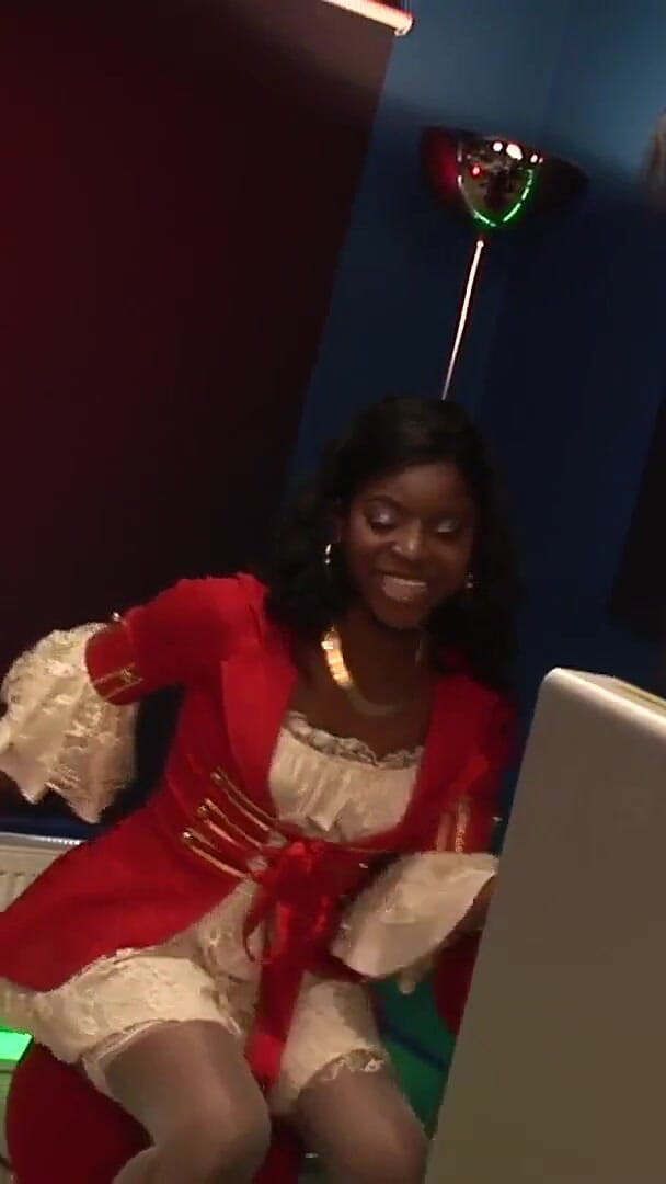Ebony beauty: Jasmine Webb zdzirowata hebanowa dziewczyna z ogoloną cipką i brunetką...