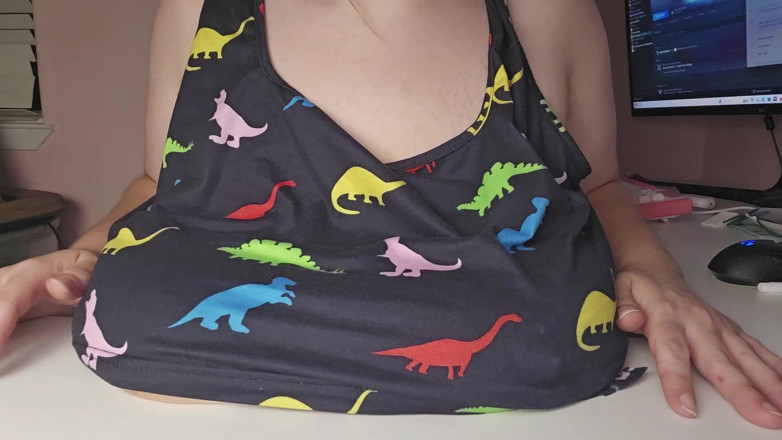 Mushroombitchx: Fackování tittys na mém stole