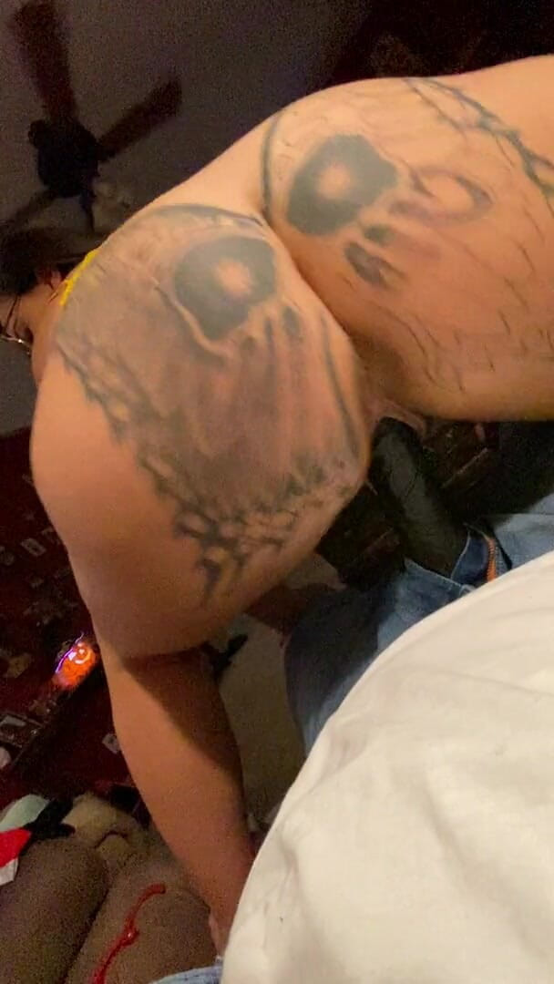 MzKiTTy91: Pawg máy bay bà già cưỡi con cu to đen 10 inch