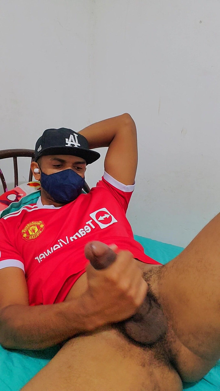 Charlieburrito: Enorme lul wordt gemasturbeerd