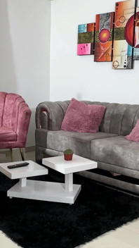 Tôi thấy em trai kế của mình đi vệ sinh với ít quần áo nhưng tôi trở nên sừng sỏ và cuối cùng yêu cầu anh ấy thâm nhập vào âm hộ của tôi.