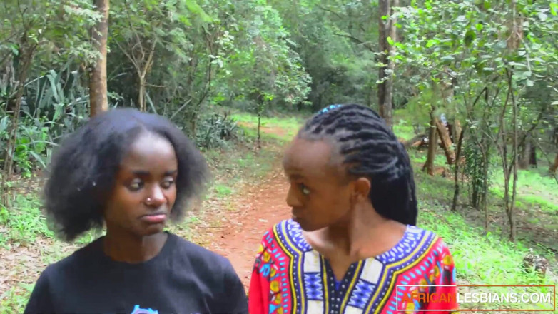 African Lesbians: Аматорські африканські чорношкірі лесбіянки їдять пизду і сквіртують!