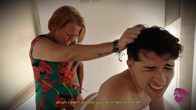 Pelaje mix: Mama vitregă descoperă că fiul ei vitreg este homosexual și îl pedepsește...
