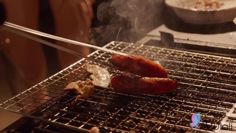 AV Jiali: Bai Xi-yu Is a Gold-digging Whore