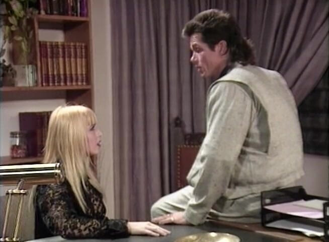 The Vintage Era: Cette secrétaire blonde fantastique aime se faire défoncer dans son...