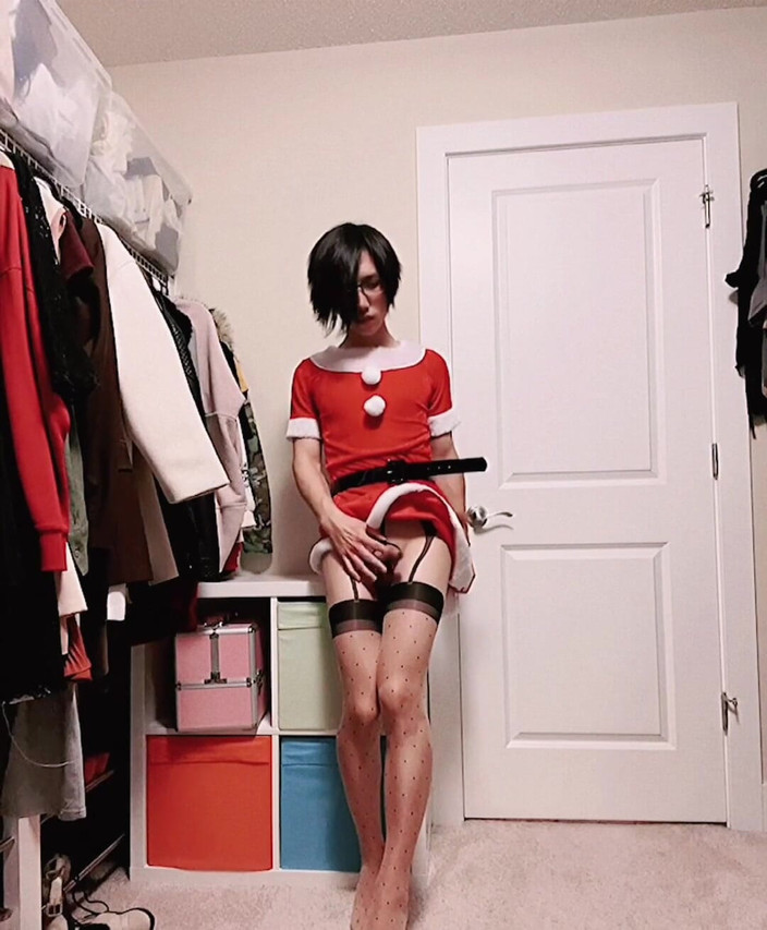 Eva Pans: Tranny Merry Christmas Asia!