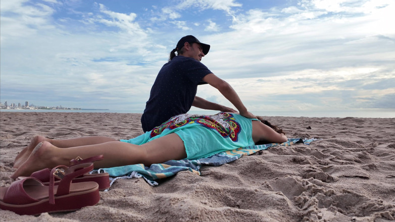 ExpressiaGirl: J’ai Demandé À Mon Beau-fils De Me Faire Un Massage Du...