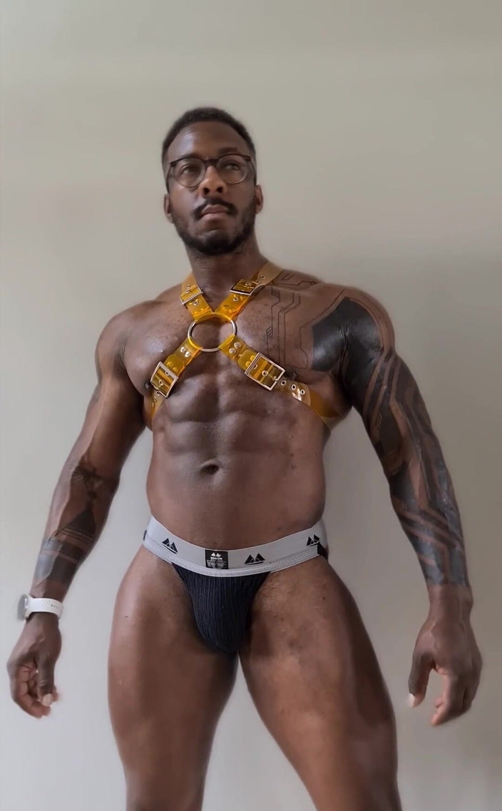 Amadeus: Harness baru ini adalah api dengan warna kuning dari #stongpup di...