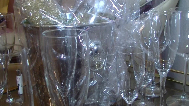 Gaylicious: 隆起的深喉深喉邋遢 - 在颤动的鸡巴上流口水