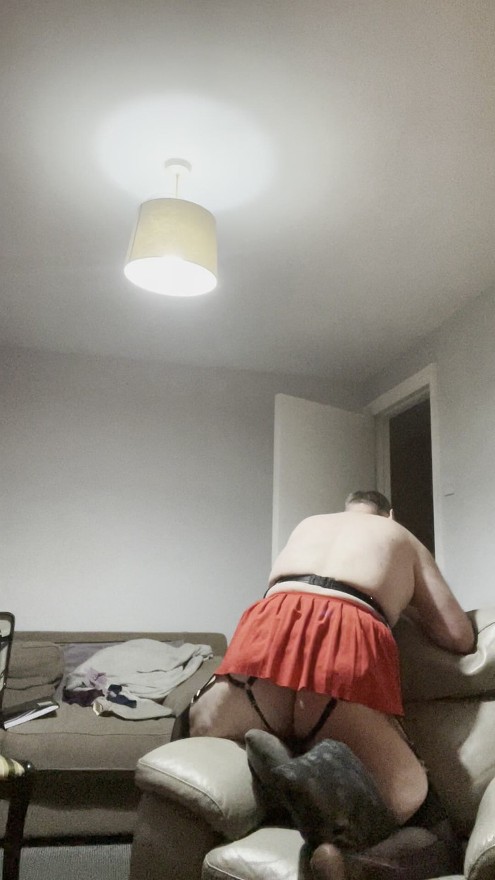 Ancient456: Julian quiere tanto a los hombres gay