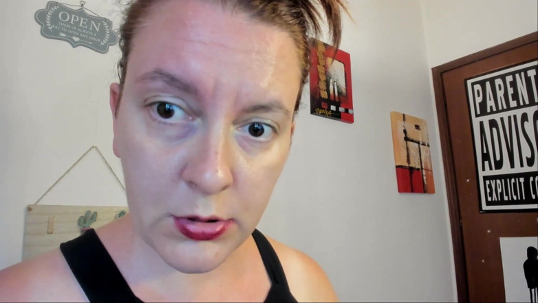 Nicoletta Embassi: Rasage et éternuement