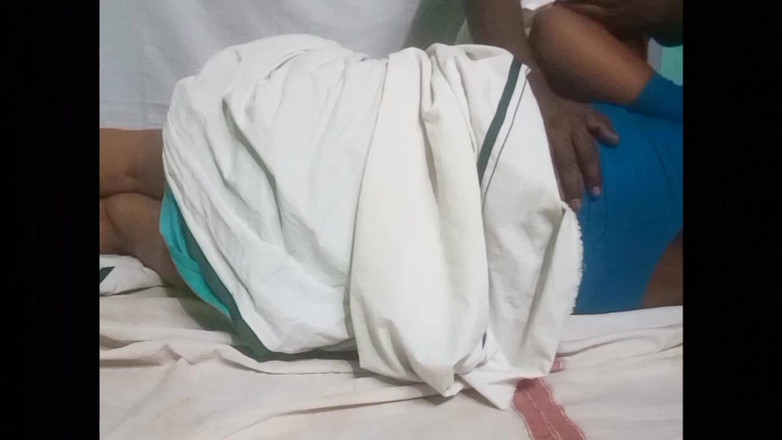 Desi Sathiya: Menjilat Video Ciuman