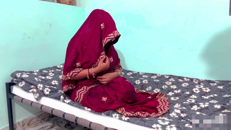 Hotty_ragini: Une nouvelle fille mariée baise avec le frère de son...