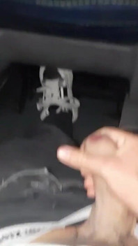 Pula se masturbează într-un autobuz aglomerat - l-a făcut să ejaculeze tare cu mâna! - Pulă clipind - porno în spaniolă