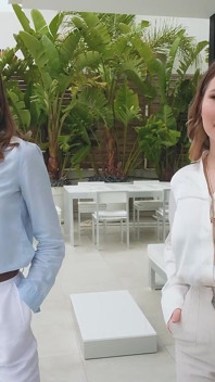 Angelika và Amalia muốn được giảm giá
