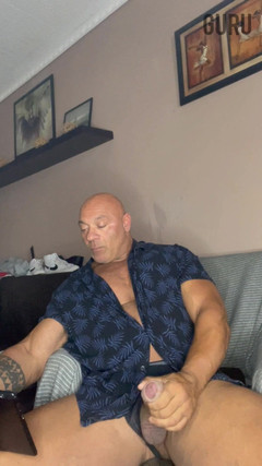 Mr. Guru: Herr Guru bodybuilding Papi wichst zu hause