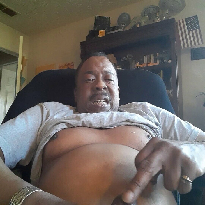 Sinzon The Attention Whore: Bröstvårtan spänning