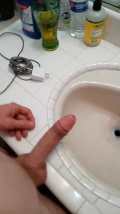 Jack_D_Stranger: Masturbasi pelan sebelum mandi di mana aku lanjut nggak