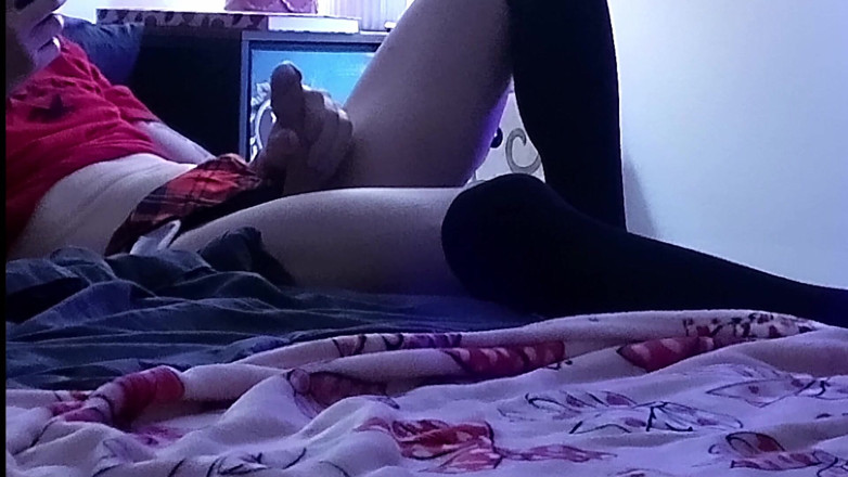 Biguy6999: Veronica สาวร่านควยช่วยตัวเองในกล้องขณะเพื่อนดู