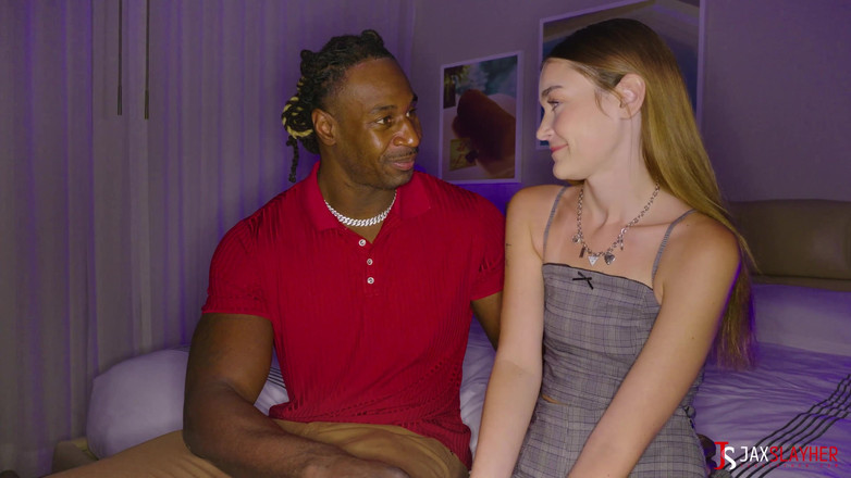 Jax Slayher: Принимая ее первый большой черный член