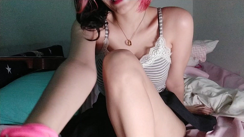 Ms Candy Bunny: Gâdilă-mi picioarele