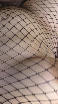 寝取られPOV:私は友人に妻を性交させ、彼はコンドームなしで彼女に射精しました - ミルキーマリ