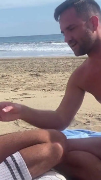 Leo Bulgari baise et éjacule sur la plage avec ses amis le bleshporn - partie 1