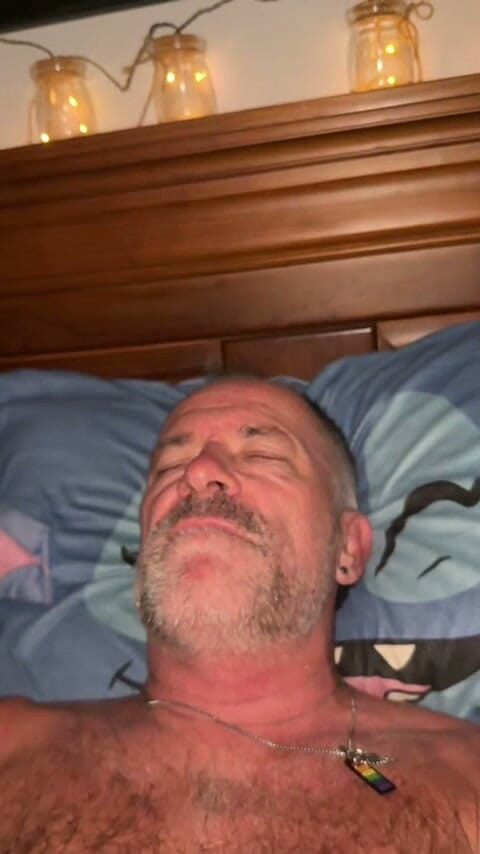 Daddybearvlc: Daddybear Imagining Fucking His Boys Ass