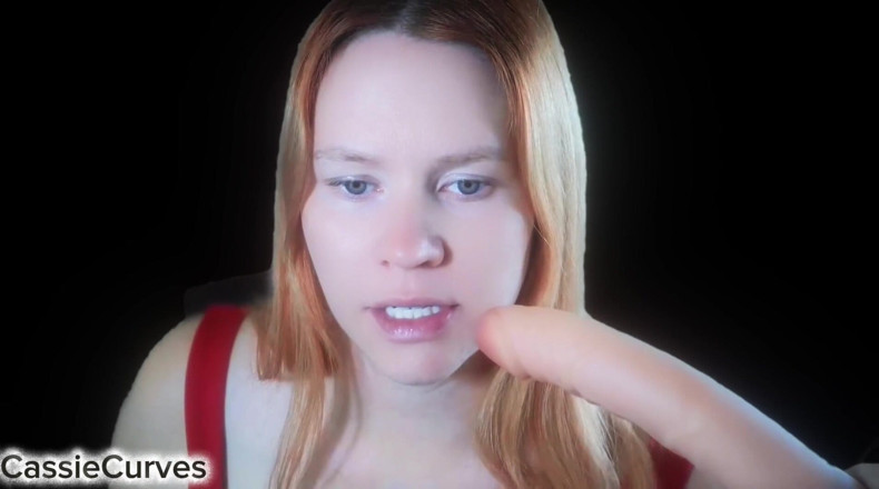Cassie Curves: Rty vaší ženy