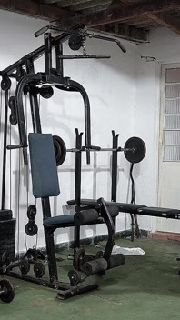 Carmona sorprende suo padre mentre incastra in palestra con un'amica e si unisce alle prostituzioni