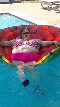 Krátké video bbw sestry Vicki Nahá na jejím obrovském melounu