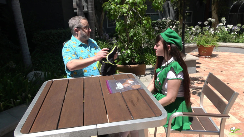 TadpolexStudio: Girl Scout Tifa Quinn Vende Biscotti E Poi Riceve Una...