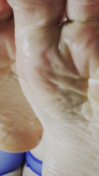 Naoliwione Stopy Asmr Powolna Podeszwa POV I Głęboki Szept Złośliwiec