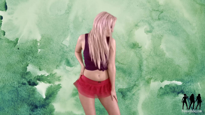 Bopping babes: Faye X - Clubbing Girl