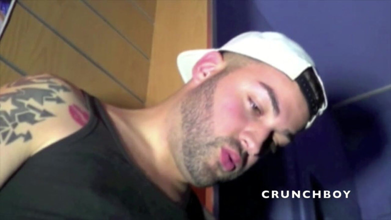 Crunch Boy: John alessandro tarafından sikiliyor