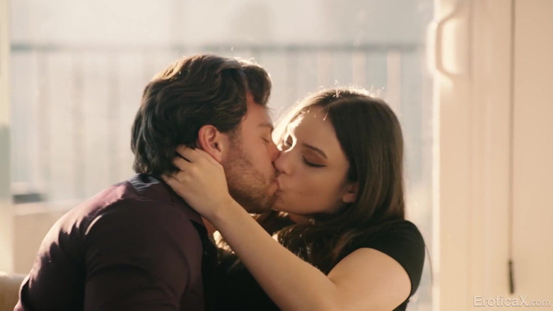 Erotica X: ช่างภาพลิฟ ไวลด์ครอบครองควยเซธ - Eroticax