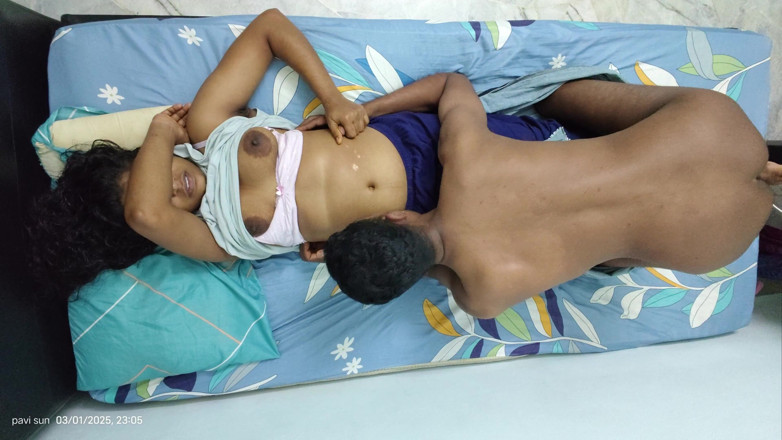 Pavi sun: Sexe dans la chambre d’une demi-sœur du sud de l’Inde